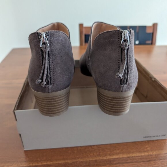 Kenneth Cole Reaction Women's Side Skip Suede - Size 10 - Picture 2 of 11